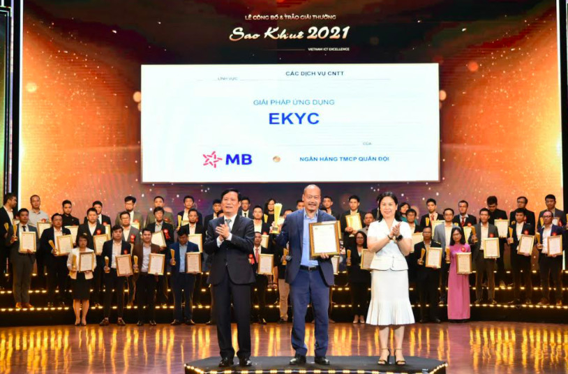 Giải pháp eKYC của MB xuất sắc giành giải thưởng ''Sao Khuê 2021''